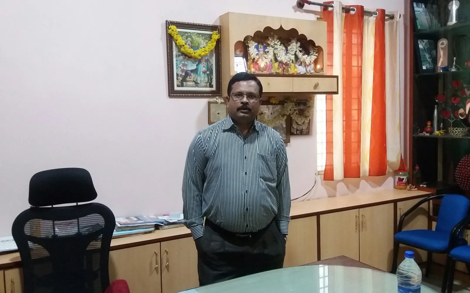 Prakash Chennaiah in seinem Büro.