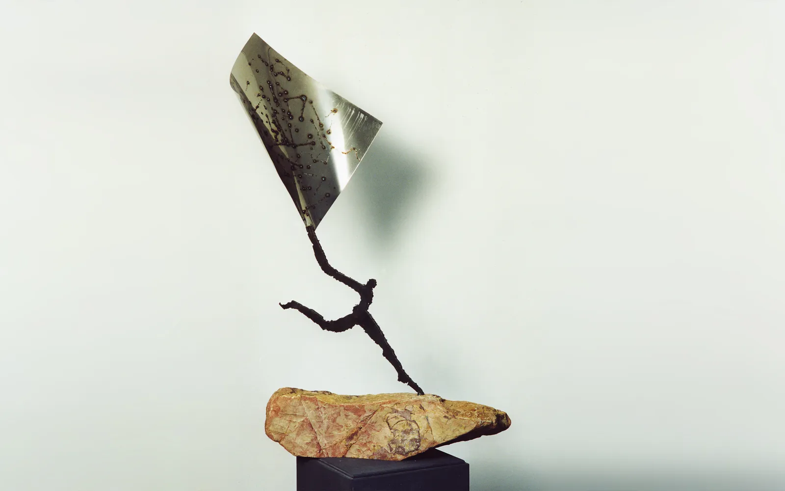 HIMMELSTRÄGER – Stahlskulptur von Bildhauerin Stefanie Welk, Kunst für Wohnraum, Praxisräume und Büro