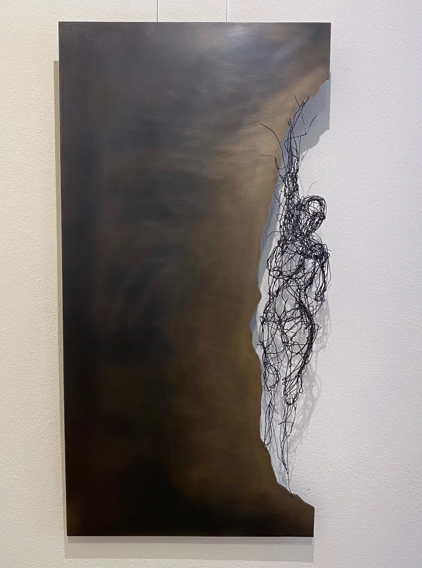 THE GRACE OF BOUNDARIES – Drahtskulptur von Bildhauerin Stefanie Welk, Kunst für Wohnraum, Praxisräume und Büro