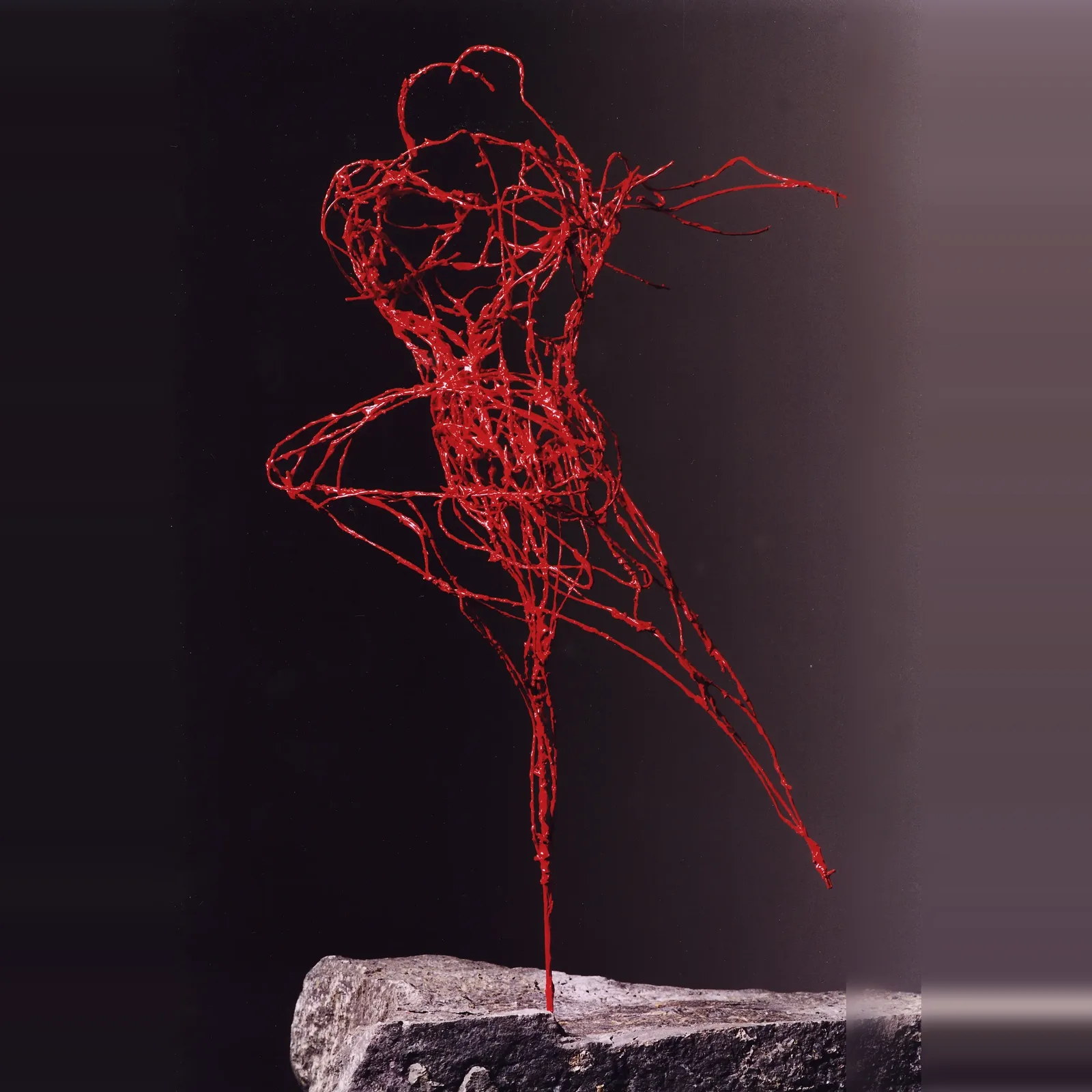 TANGO – Drahtskulptur von Bildhauerin Stefanie Welk, Kunst für Wohnraum, Praxisräume und Büro
