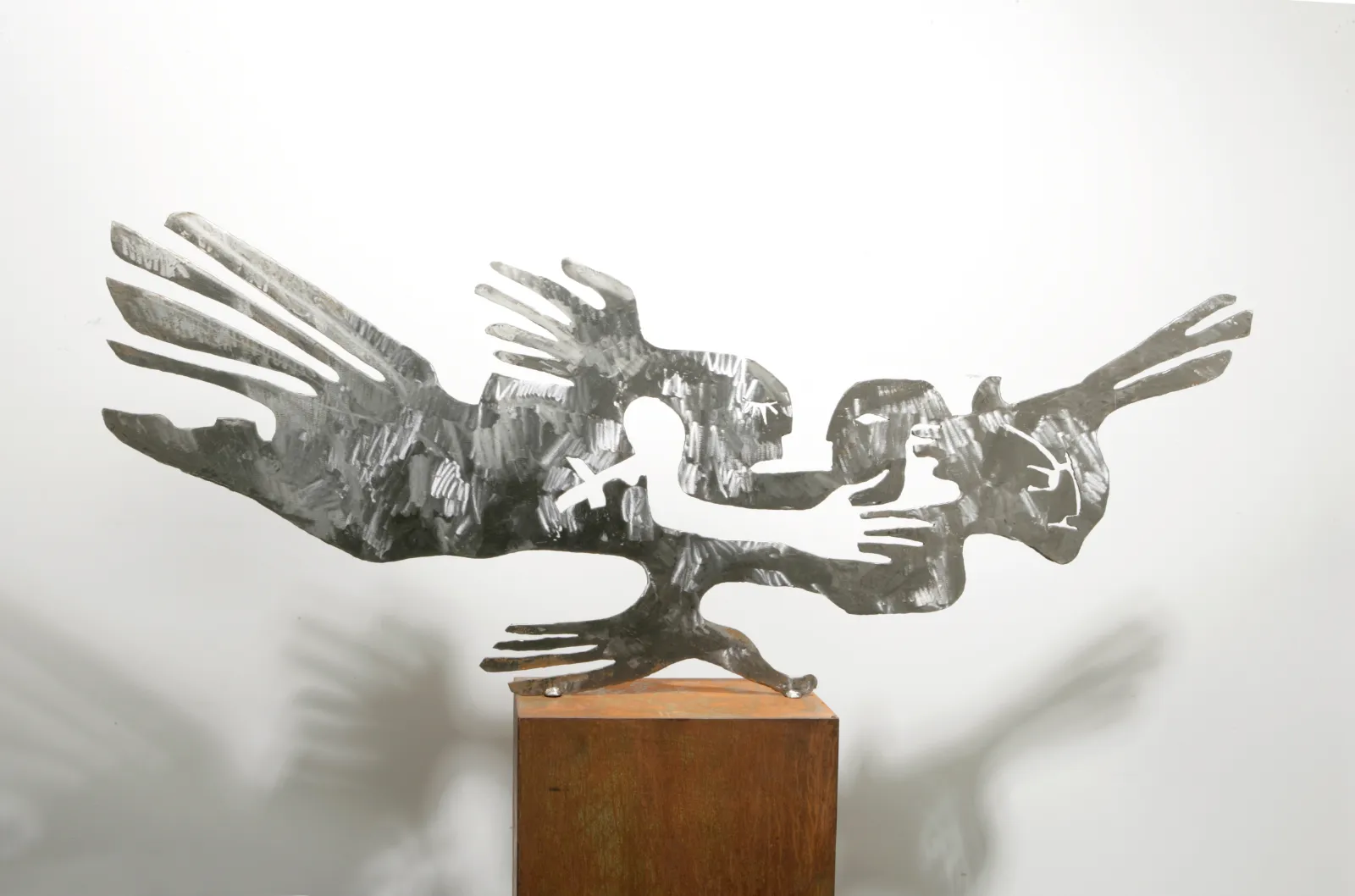NOOSPHERIC BIRD – Stahlskulptur von Bildhauerin Stefanie Welk, Kunst für Wohnraum, Praxisräume und Büro
