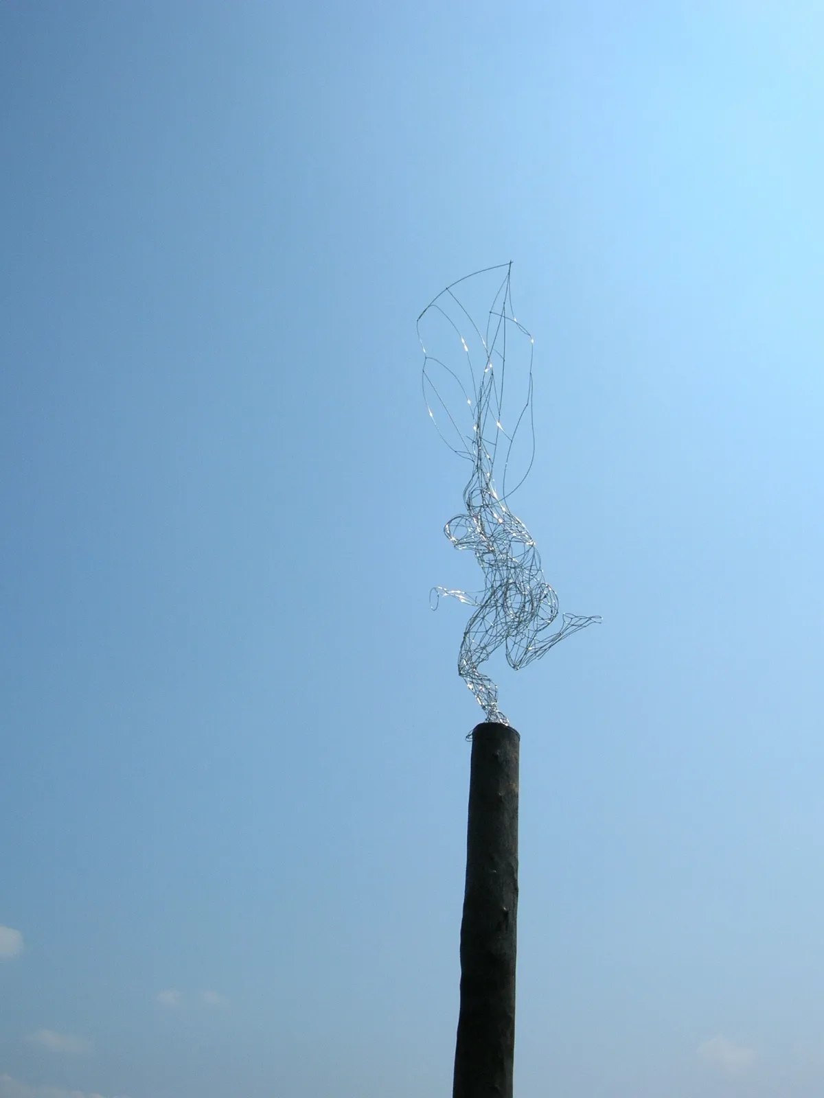 PLEXTER – Skulptur von Bildhauerin Stefanie Welk, Kunst im öffentlichen Raum, Ober-Abtsteinach